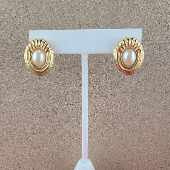 Vintage Oval Faux Pearl Cabochon Pierced Earrings w Gold Tone Roping Unsigned - Picture 4 of 6